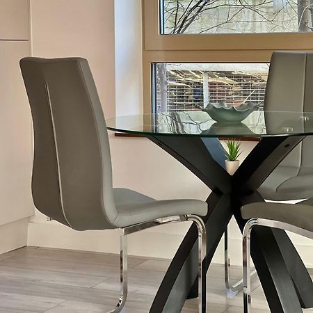 Kensington House By Solitaire Suites Слау Екстериор снимка