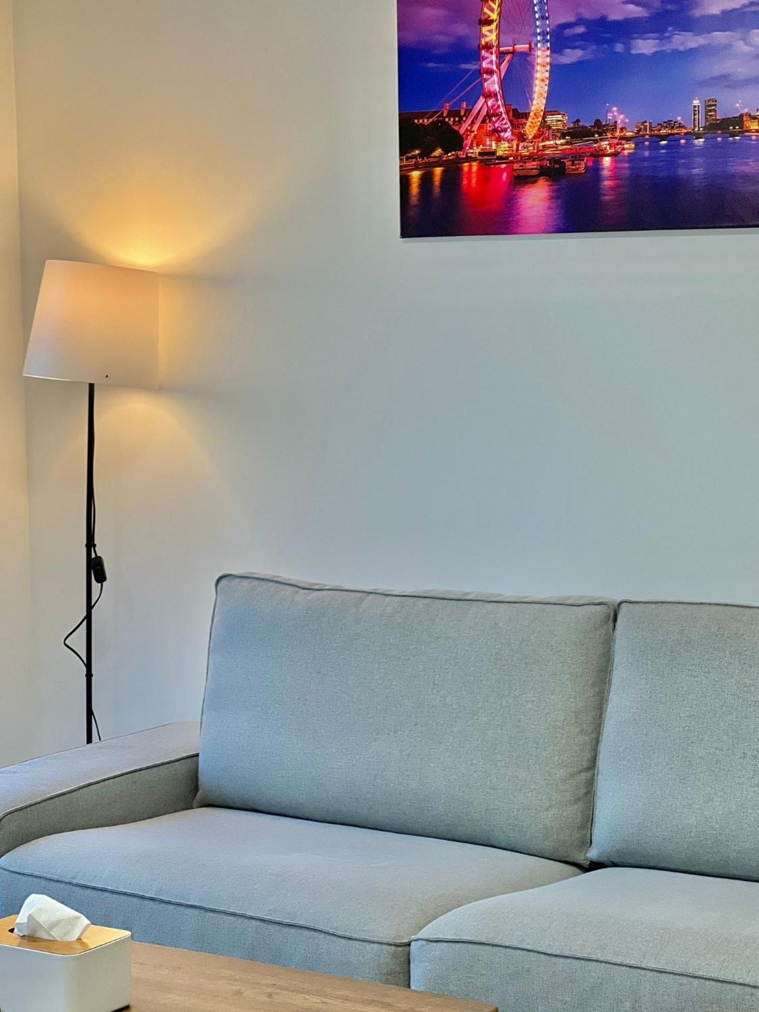 Kensington House By Solitaire Suites Слау Екстериор снимка