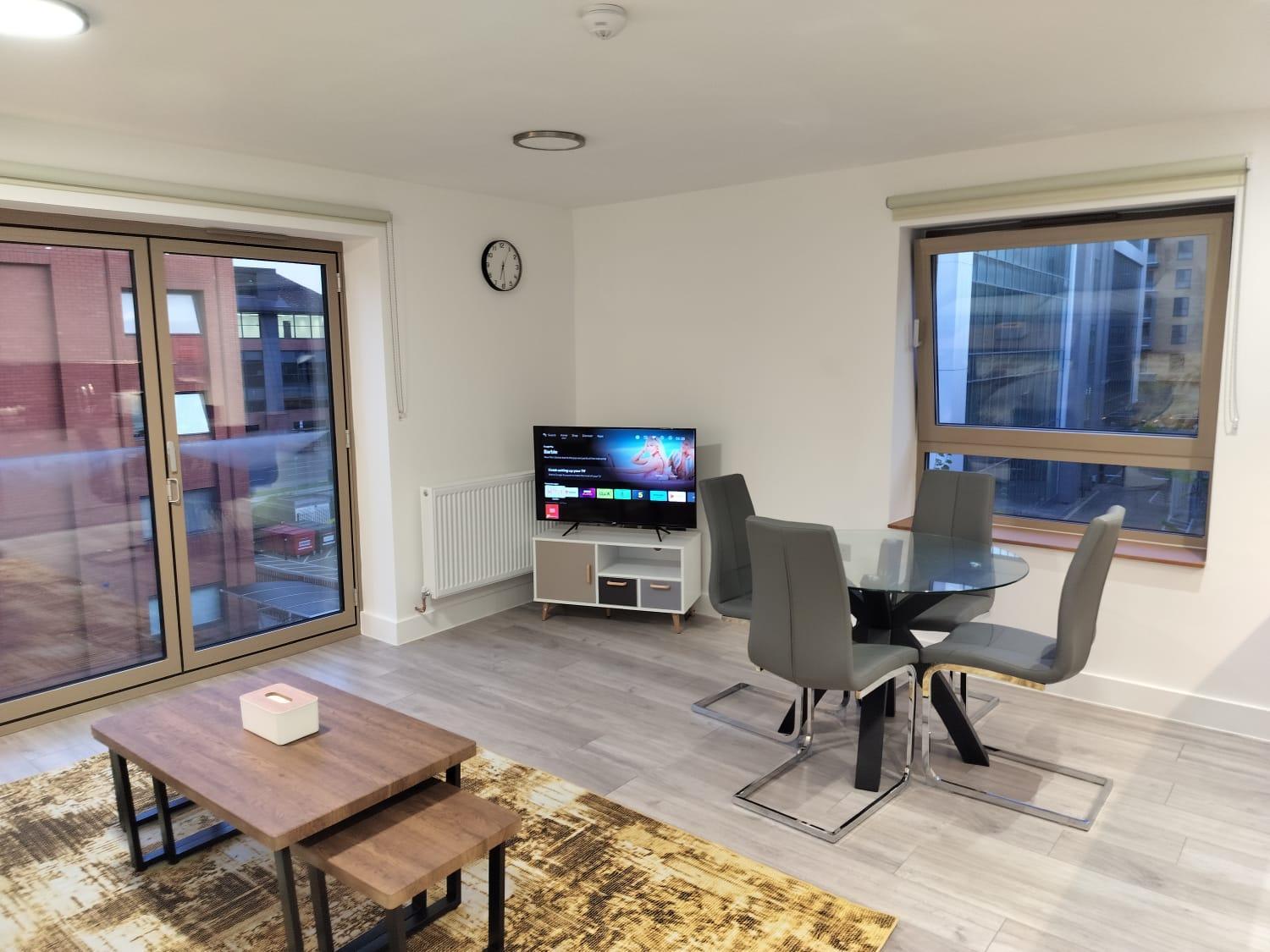 Kensington House By Solitaire Suites Слау Екстериор снимка