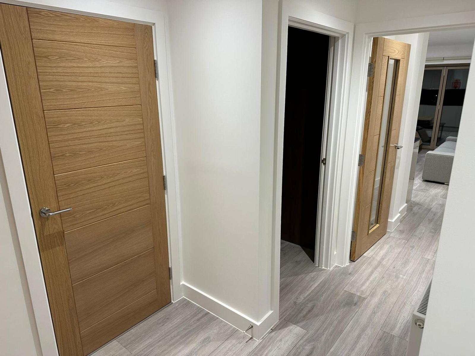 Kensington House By Solitaire Suites Слау Екстериор снимка
